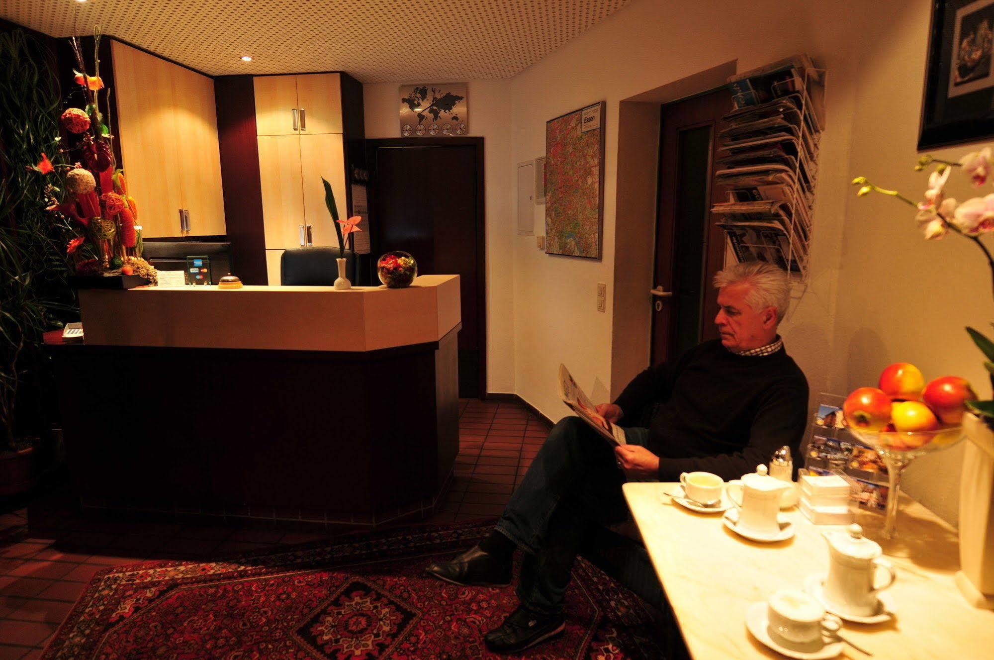 Atelier Hotel Essen-City Bagian luar foto