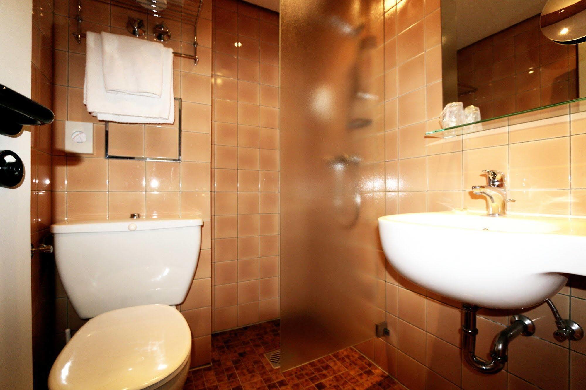 Atelier Hotel Essen-City Bagian luar foto