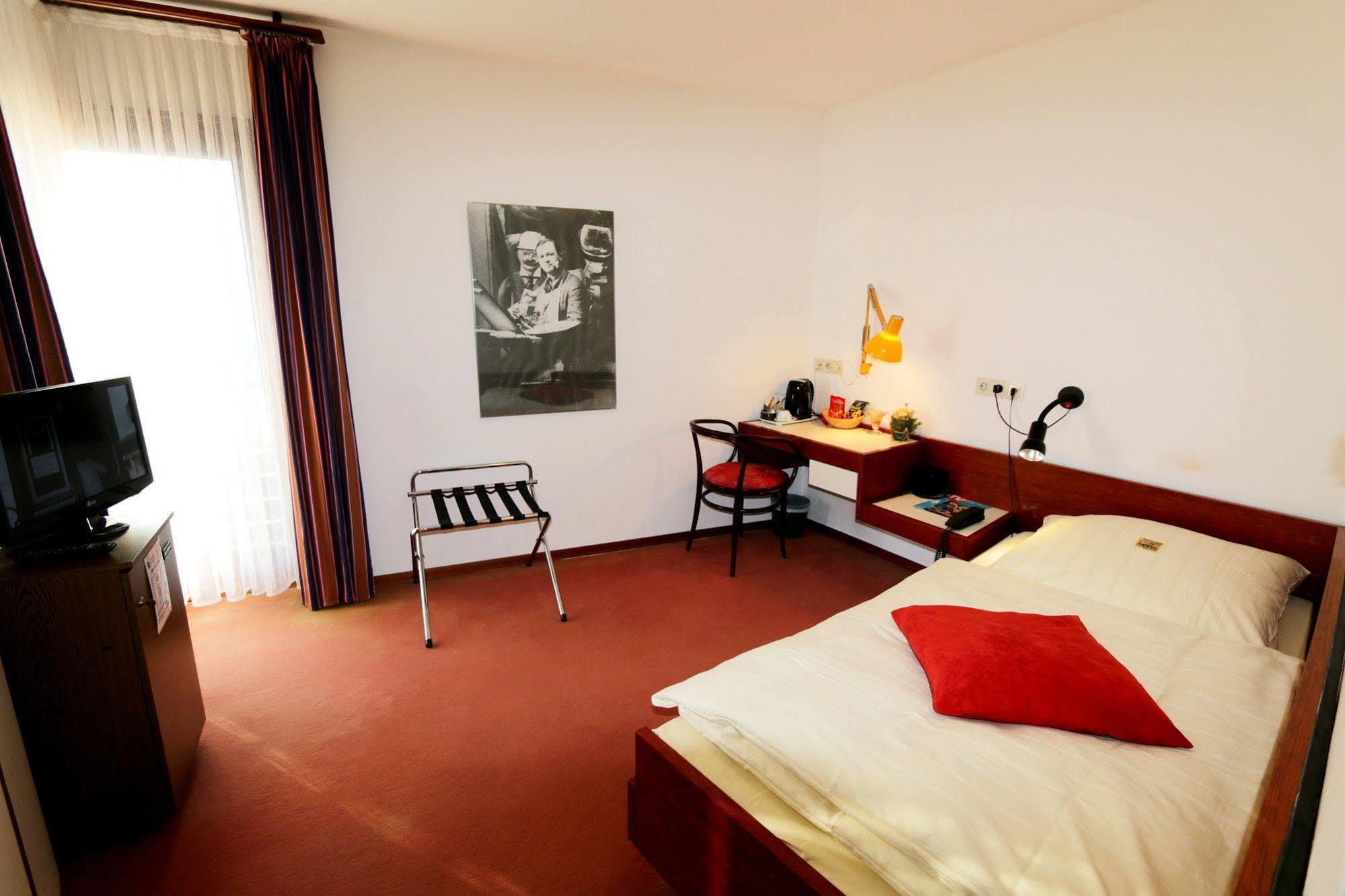 Atelier Hotel Essen-City Bagian luar foto